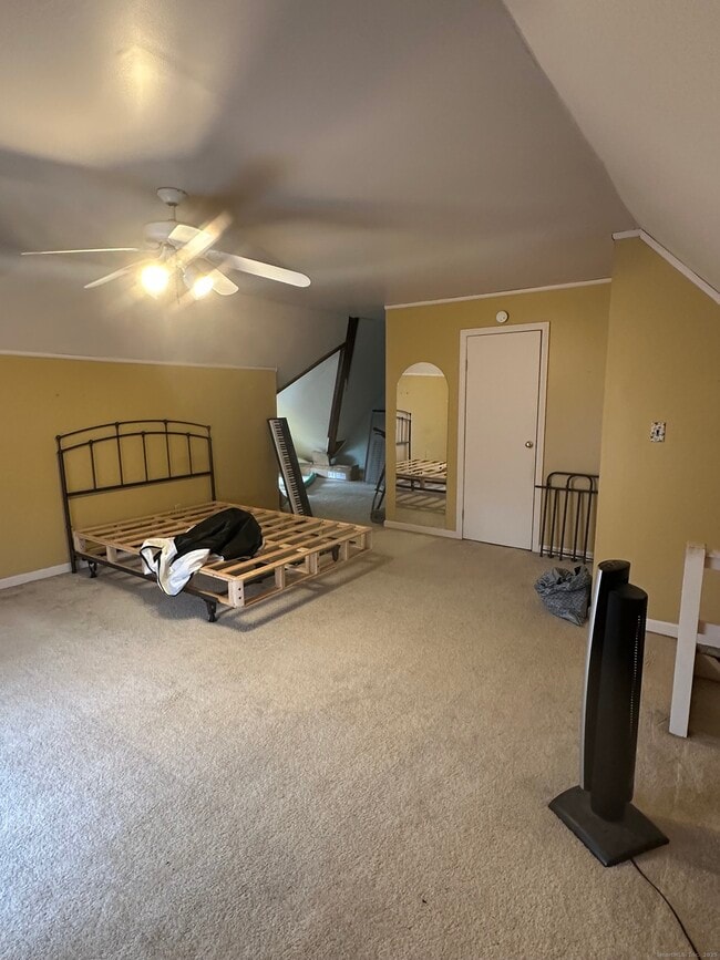 Building Photo - 421 Main St