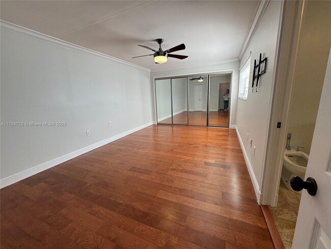 Building Photo - 4702 SW 67th Ave