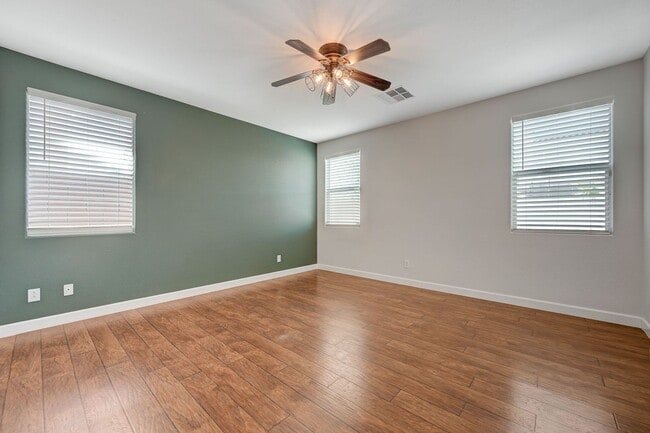 Building Photo - Stunning one story in the NW!