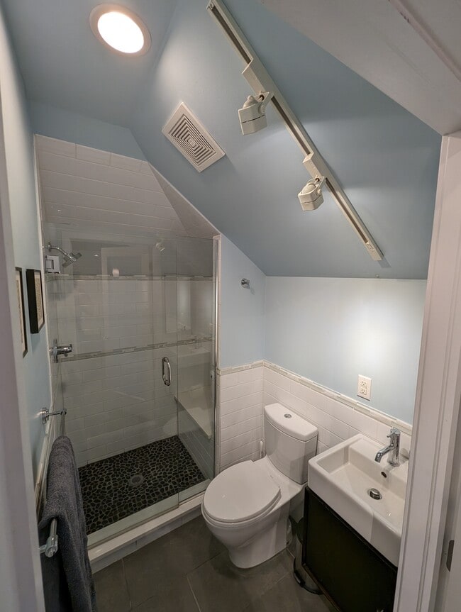 Building Photo - 1044 N Pennsylvania St