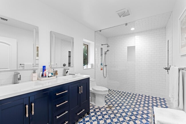 Building Photo - 200 Ellamar Rd