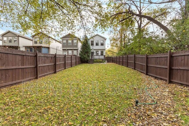 Building Photo - 537 Eastboro Dr