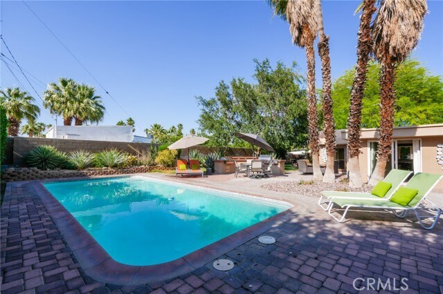 Building Photo - 576 E Desert Holly Cir
