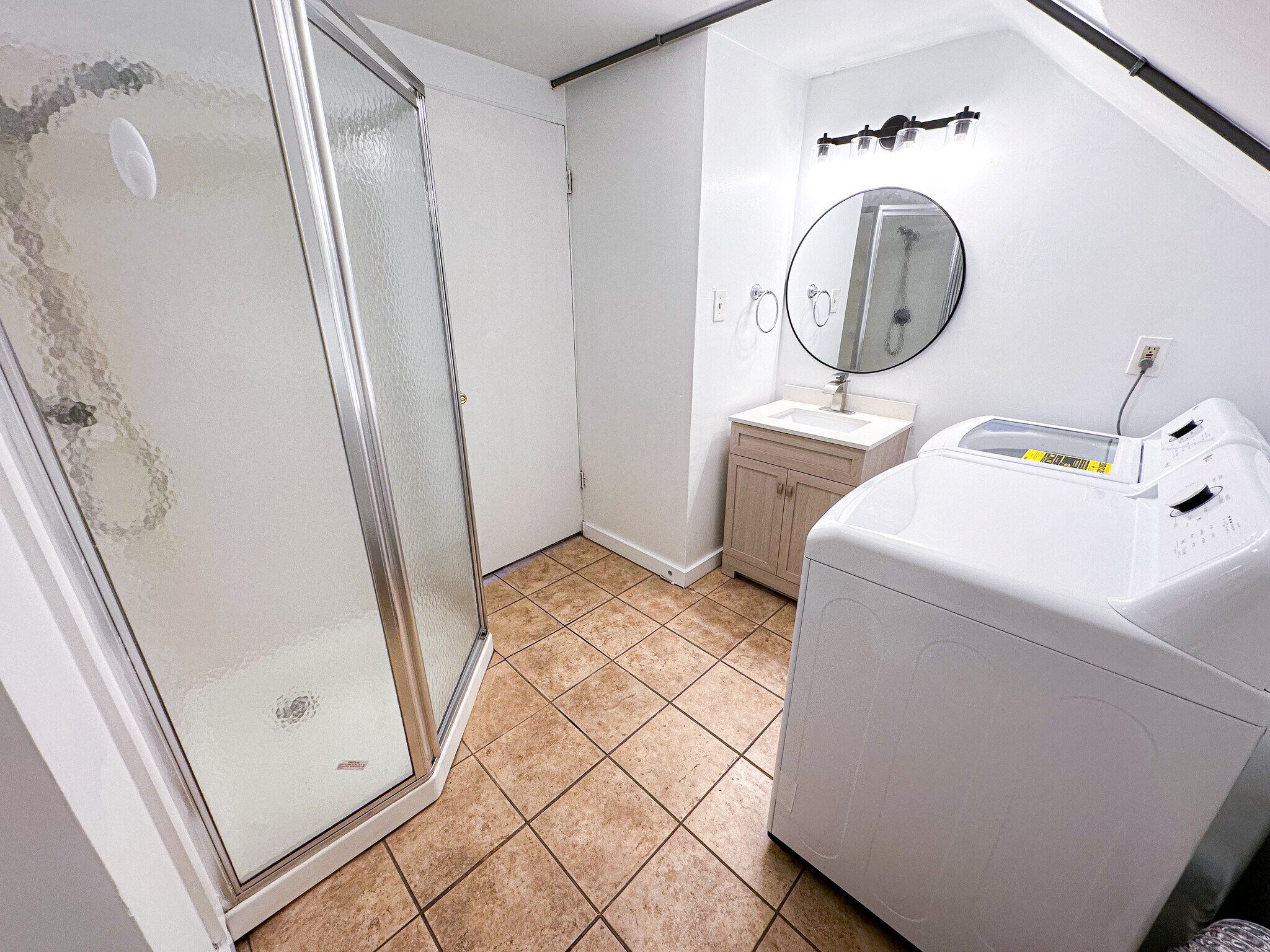 Building Photo - 1325 24th St