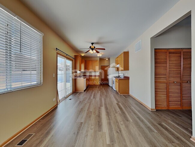 Building Photo - 39861 Waterloo Dr