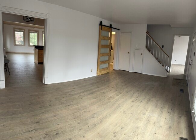 Building Photo - 1625 Tulip Tree Rd