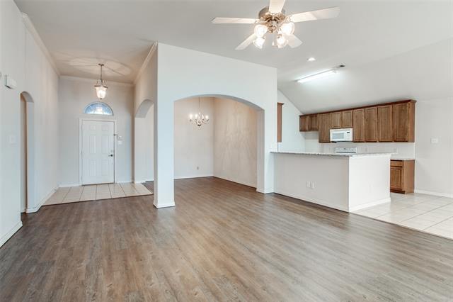 Building Photo - 2705 Emerald Ln