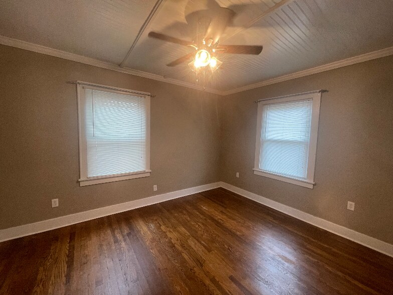 Building Photo - 1811 Dimple Ct