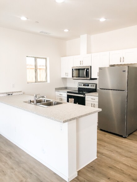 Building Photo - 5848 Black Olive Dr