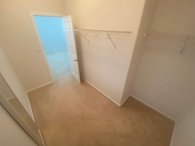 Building Photo - Beautiful & Spacious 3 Bedroom, 2.5 Bathroom Hayward Home – Prime Residential Location W Laundry,...