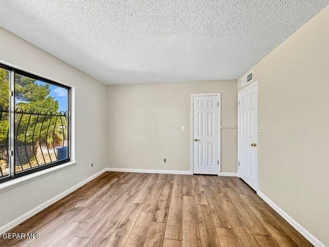 Building Photo - 2153 Trawood Dr