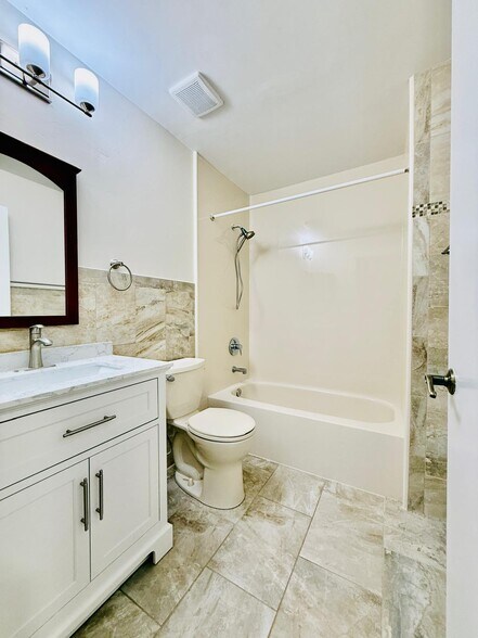 Building Photo - 13 Cypress Ct