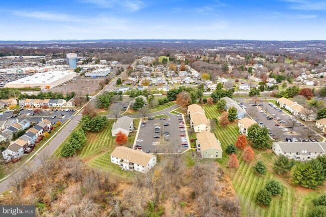 Building Photo - 408 Stockton Ct