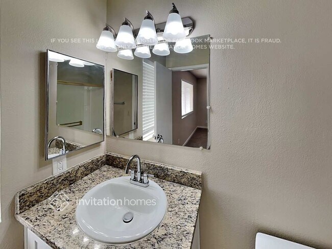 Building Photo - 9023 W Harmont Dr