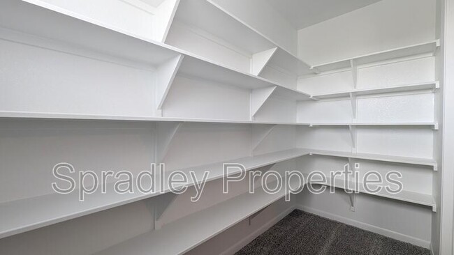 Building Photo - 2716 Fox River Dr
