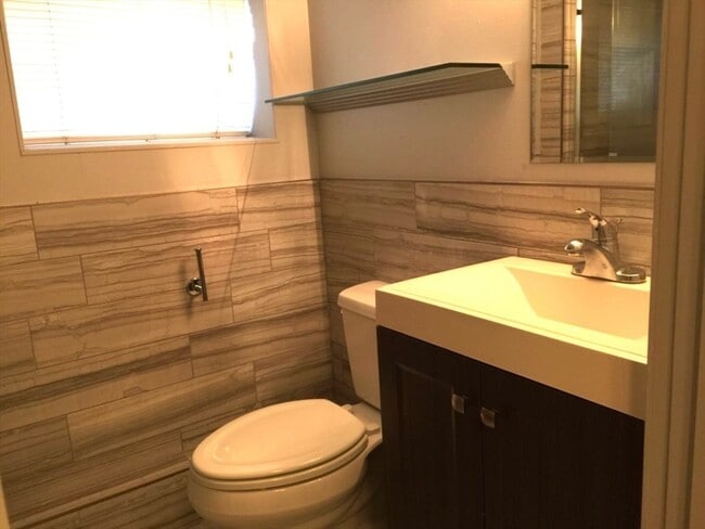 Building Photo - 11 Walnut Hill Rd