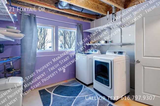 Building Photo - 121 Foxtail Dr