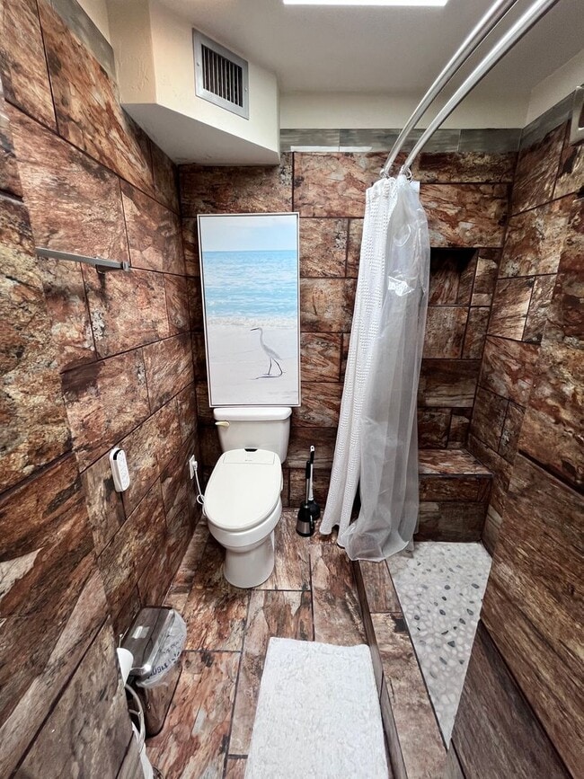 Building Photo - Catalina Foothills- 3 bedroom/ 3 bathroom ...