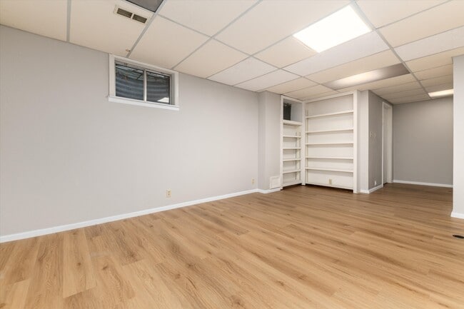 Building Photo - 7426 S Quince Ct