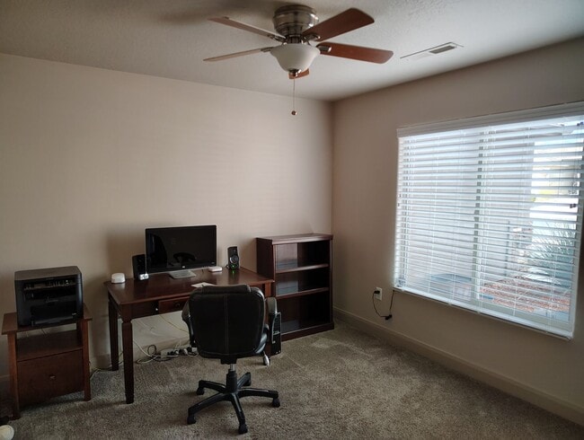 Building Photo - Cozy 3 Bedroom, 2 Bathroom Home in Washington!