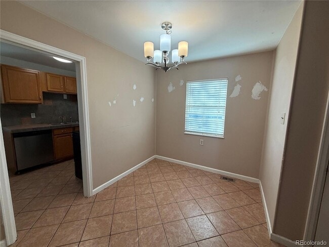 Building Photo - 1349 Kenton St