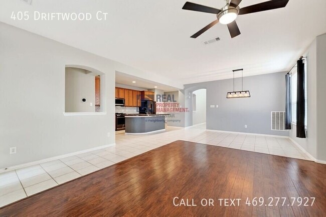 Building Photo - 405 Driftwood Ct