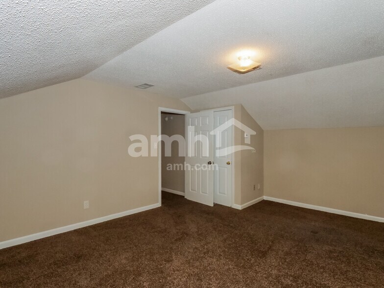 Building Photo - 8002 Jills Creek Dr
