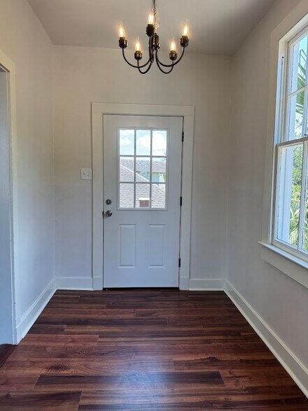 Building Photo - 3113 Louisiana Avenue Pky