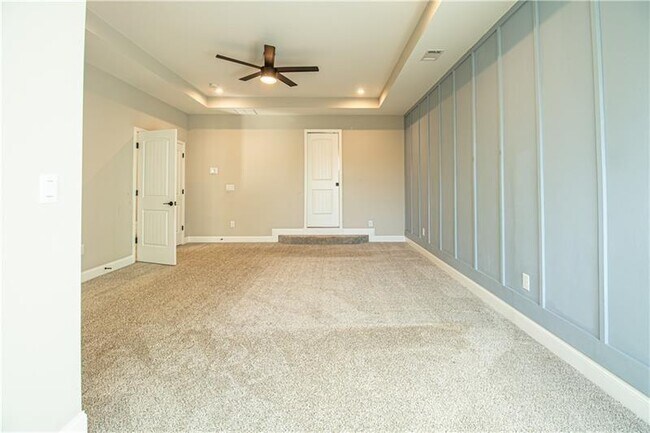 Building Photo - 7950 Welch Mill