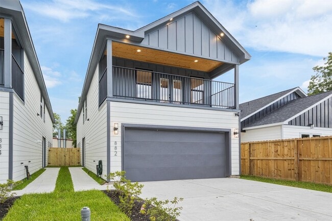 Primary Photo - 882 Prosper St