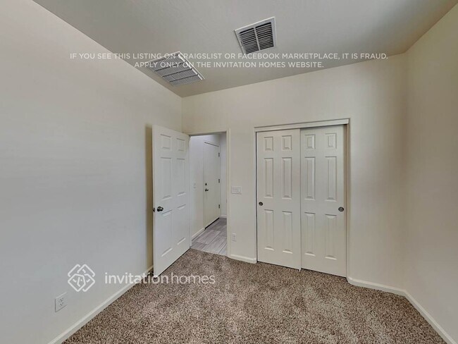 Building Photo - 2079 N Heritage St