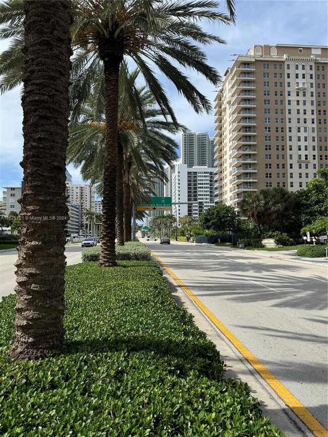 Building Photo - 1945 S Ocean Dr