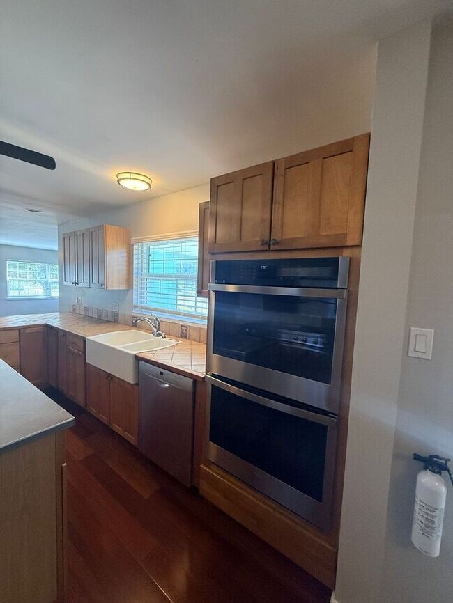 Building Photo - Stunning 2BR 2BA SFR w/ Private Pool • 2-Car Garage in Clearwater