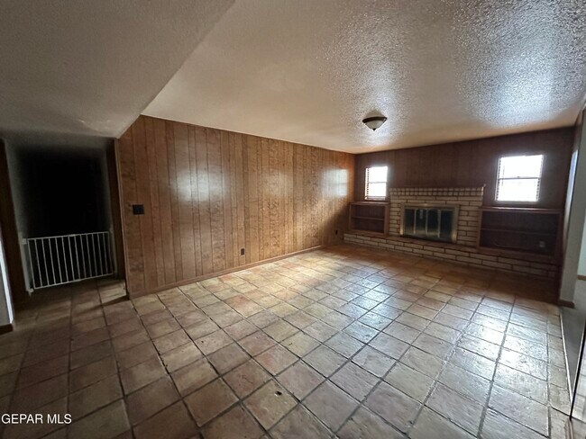 Building Photo - 815 Del Mar Dr