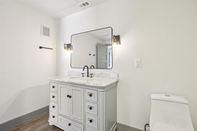 Building Photo - 2450 Wickersham Ln