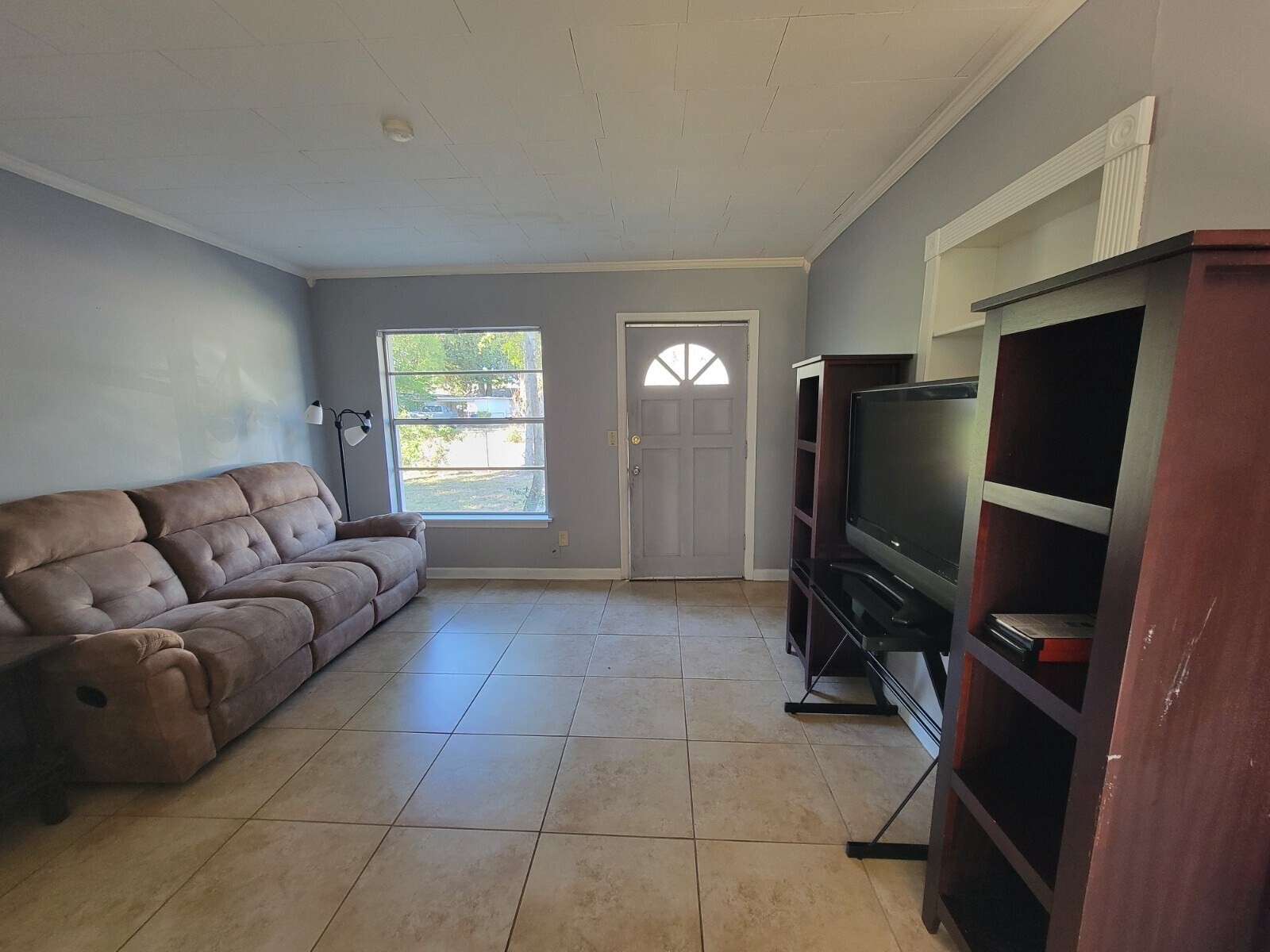 Building Photo - 1405 W 13th St