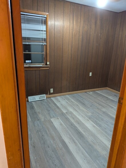 Building Photo - 506 Noble Ct