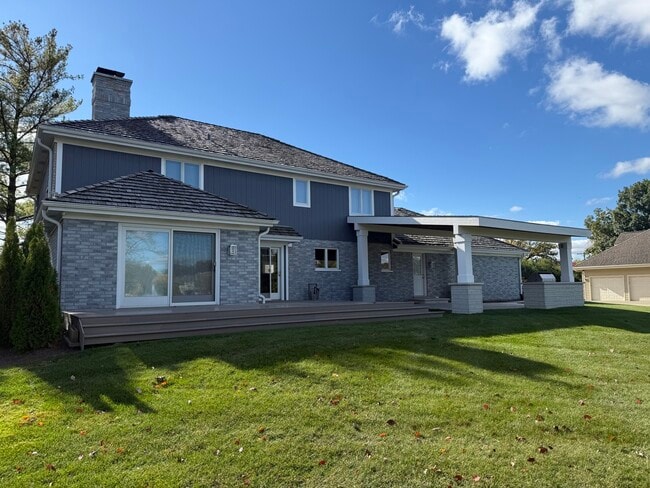 Building Photo - 551 83rd St