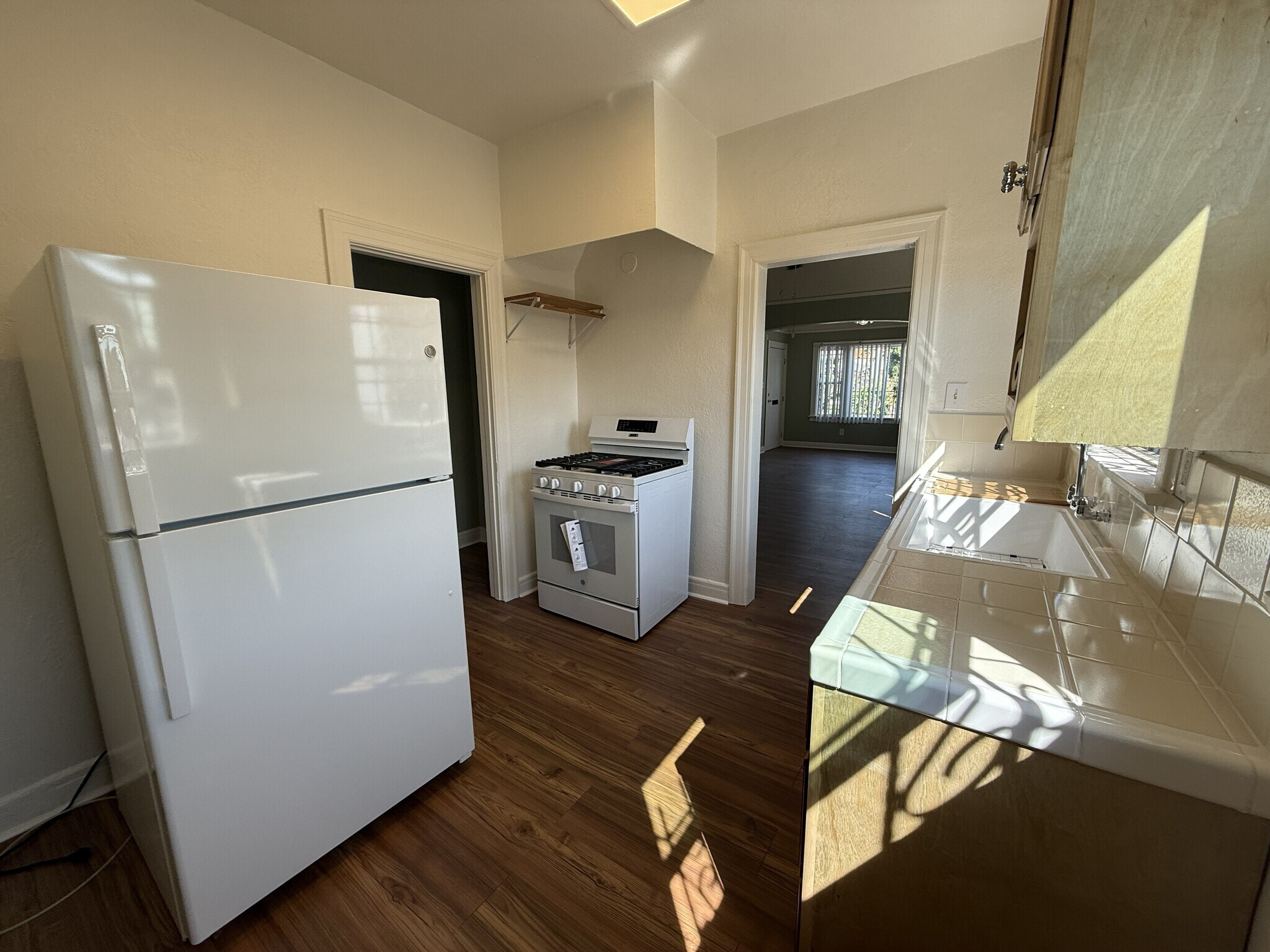 Building Photo - 2949 Raymond Ave