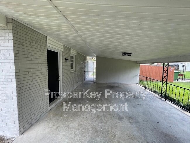 Building Photo - 3026 Avondale Rd