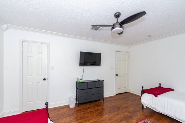 Building Photo - 1423 Sweet Grass Trail