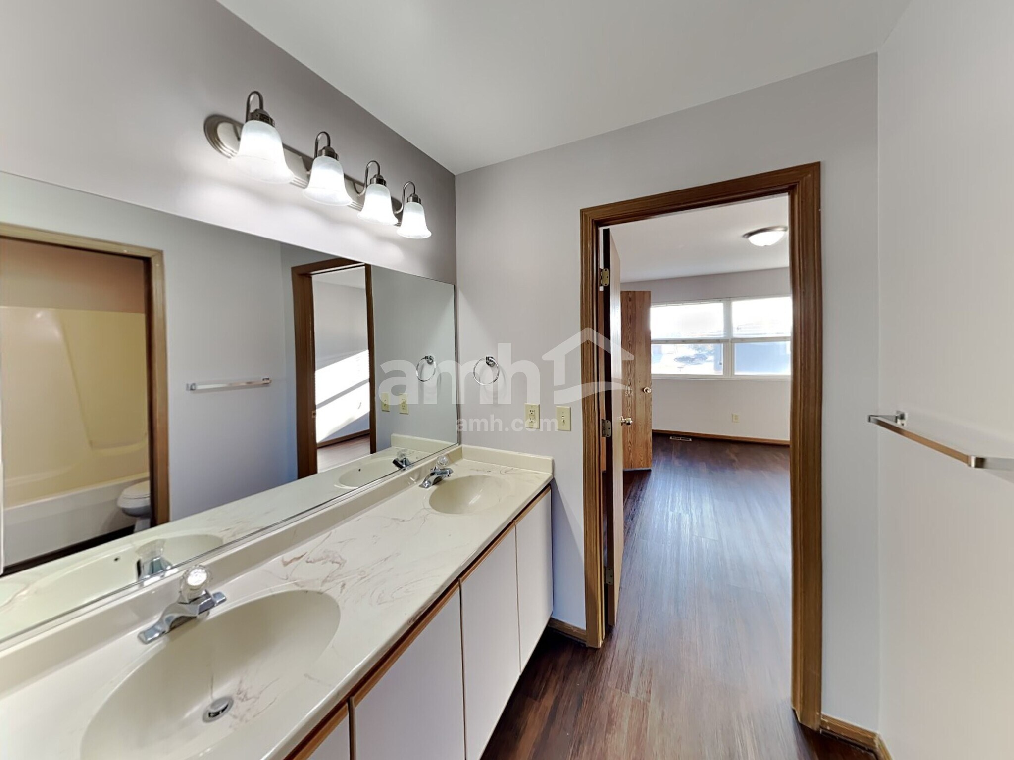 Building Photo - 516 Powers Ct