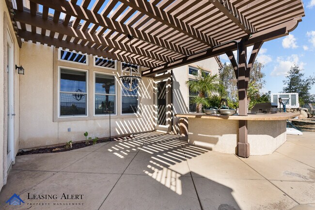 Building Photo - 26802 Pine Cliff Pl