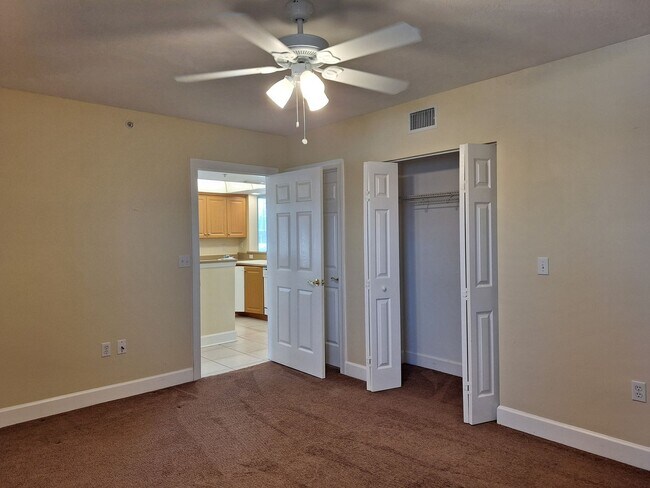 Building Photo - 3BR 3BA Bouchelle Island Condo!