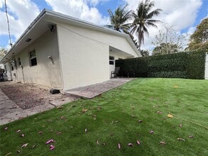 Building Photo - 951 SW 16th St