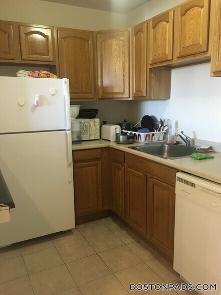 Building Photo - 34 Gardner St