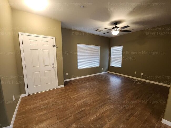 Building Photo - Charming 3 bedroom, 2 bathroom home locate...