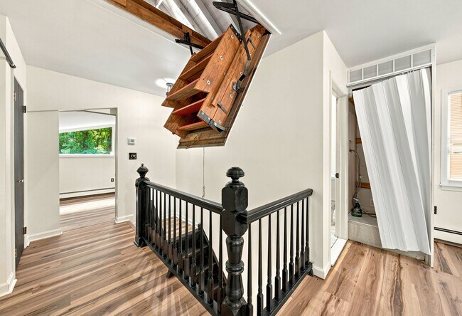 Building Photo - 8 McCroy Dr