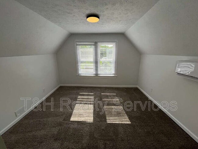 Building Photo - 2114 Webb St