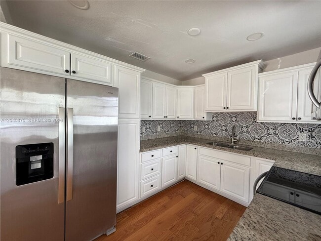Building Photo - 3500 SW 87th Pl
